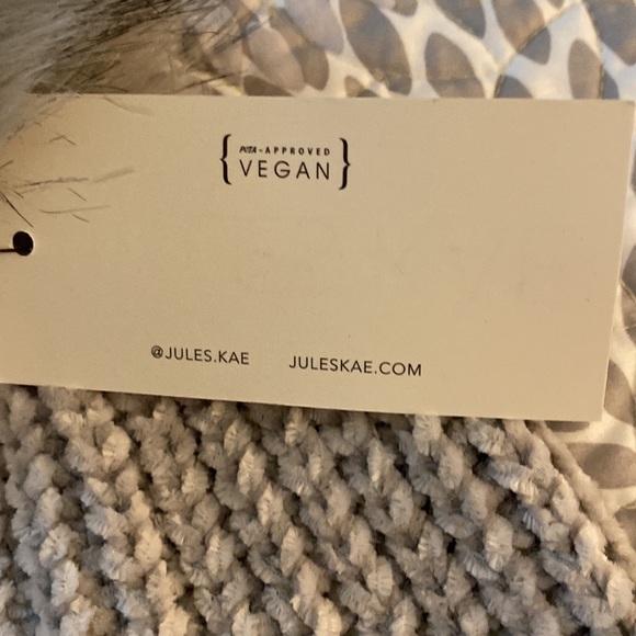 Hat - Picture 2 of 3